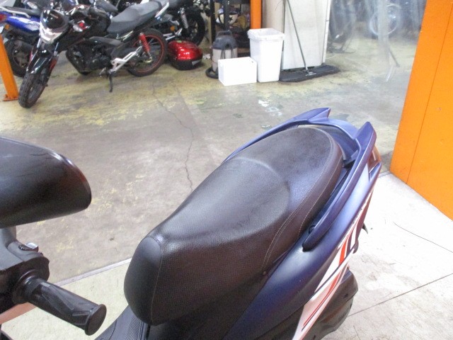 シートもこの通り破れもなければへたりもありません！来店が難しい方はお電話にて通販も可能ですよ！